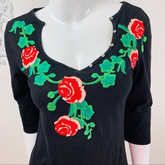 🎊HP🎊Bella Carra/ Black  Red Green Embroider Rose - Picture 3 of 8